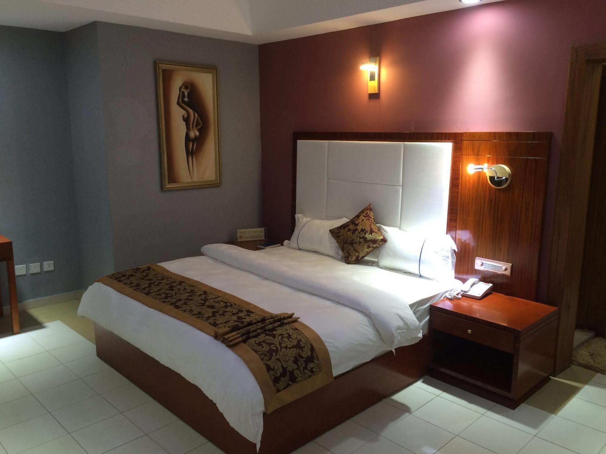 Sun Beach Hotel Cotonou Exterior photo